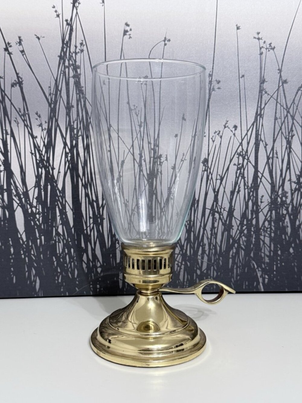 Brass Chamber Candlestick Ring Thumb w/Clear Chimney Shade Pre-Owned 9.25 Inch